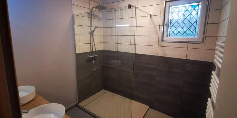 salle de bain blanche apres